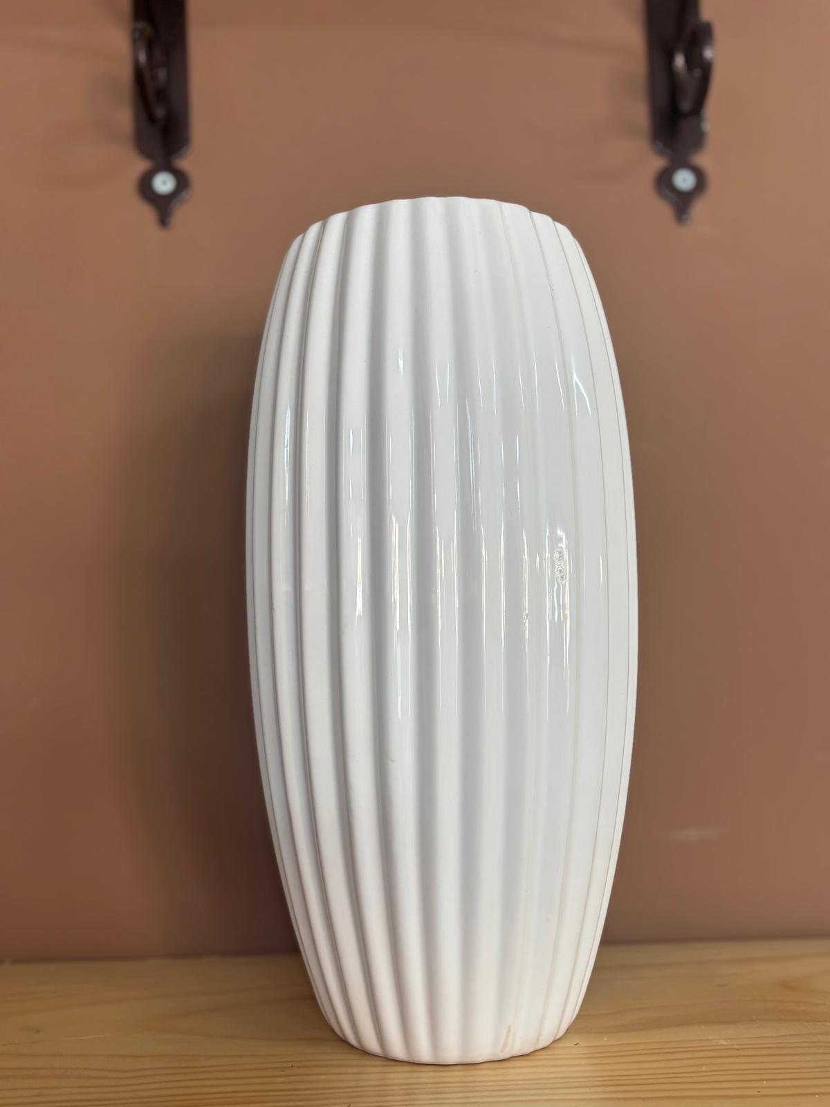 VASO BIANCO MATTO RIGATO 32CM